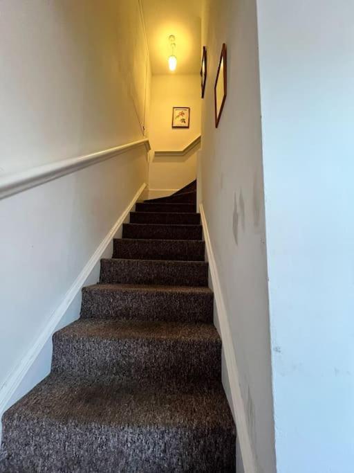 Bright, First Floor, One Bedroom Flat In Wimborne Wimborne Minster Bagian luar foto